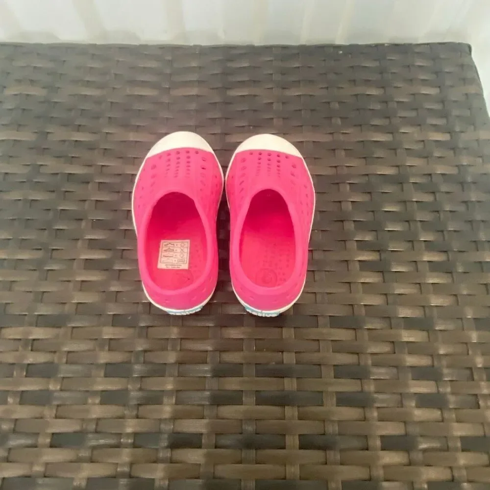 Native Jefferson shoes, size C6 toddler 6